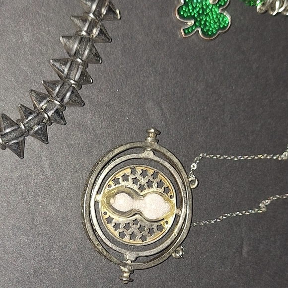 (9) Piece Rebel Jewelry Lot - Picture 6 of 12